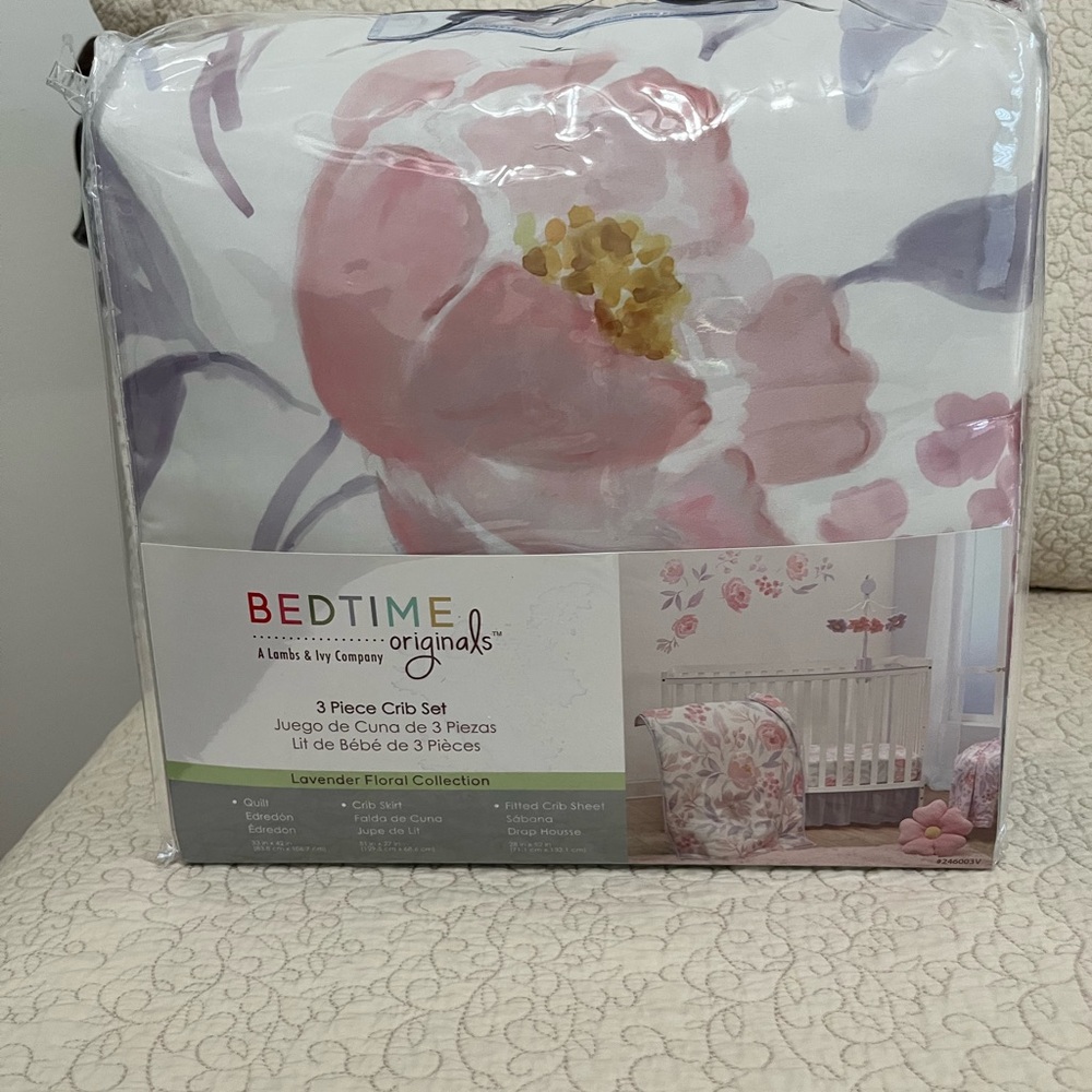 Lambs & Ivy Crib Set